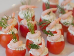 Канапе с Черри, сырным муссом и креветкой